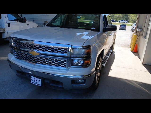 BUY CHEVROLET SILVERADO 1500 2015 4WD CREW CAB 153.0